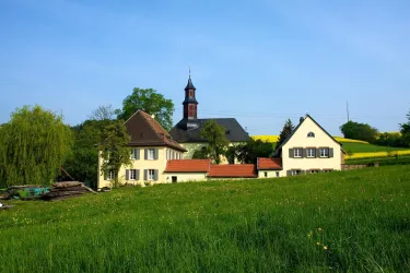 Kirche und Pfarrhaus Ransweiler (© Vg Nordpfälzer Land)