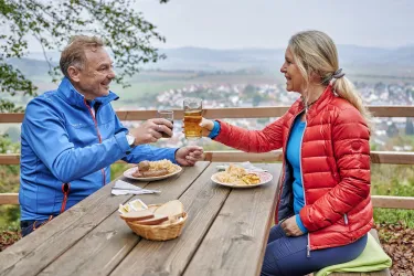 Gemütliche Essensrast (© Donnersberg-Touristik e.V.; Florian Trykowski)