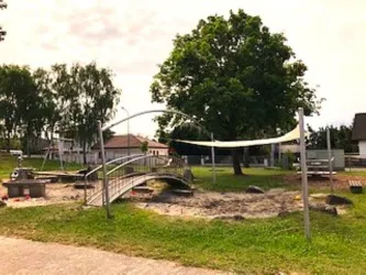 Spielplatz vorne