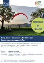 Ein Flyer für eine Erlebnis-Tour zur Burg Stauf mit einem roten Gleitschirmflieger im Hintergrund. Der Text beschreibt eine Veranstaltung mit Wein und einer Führung zum Sonnenuntergang.