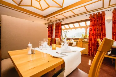 Restaurant (© Hotel-Restaurant Bastenhaus)