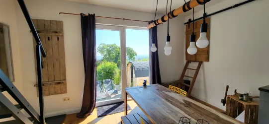 Essbereich mit Blick zur Sauna (© Kerstin Opitz)