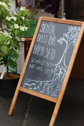 Tafel mit Aufschrift