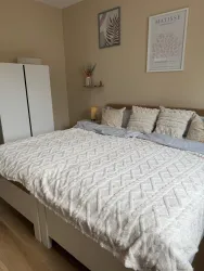 Schlafzimmer beige2 (© Fam. Gläßge)