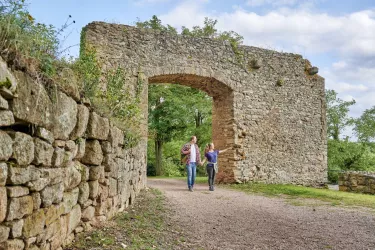 Burgtor Moschellandsburg (© Donnersberg-Touristik-Verband, Florian Trykowski)