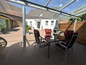 Sitz/Eß und Grillplatz