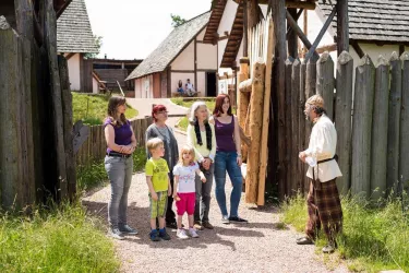 Führung im Keltendorf