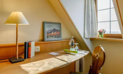 Doppelz8immer Schreibplatz (© Hotel Kollektur)