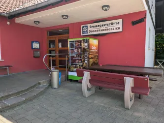 Ruhebank mit Verkaufsautomat