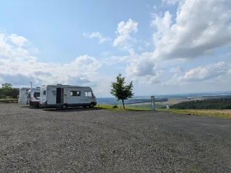Wohnmobilstellplatz Nordpfalzblick mit WoMos