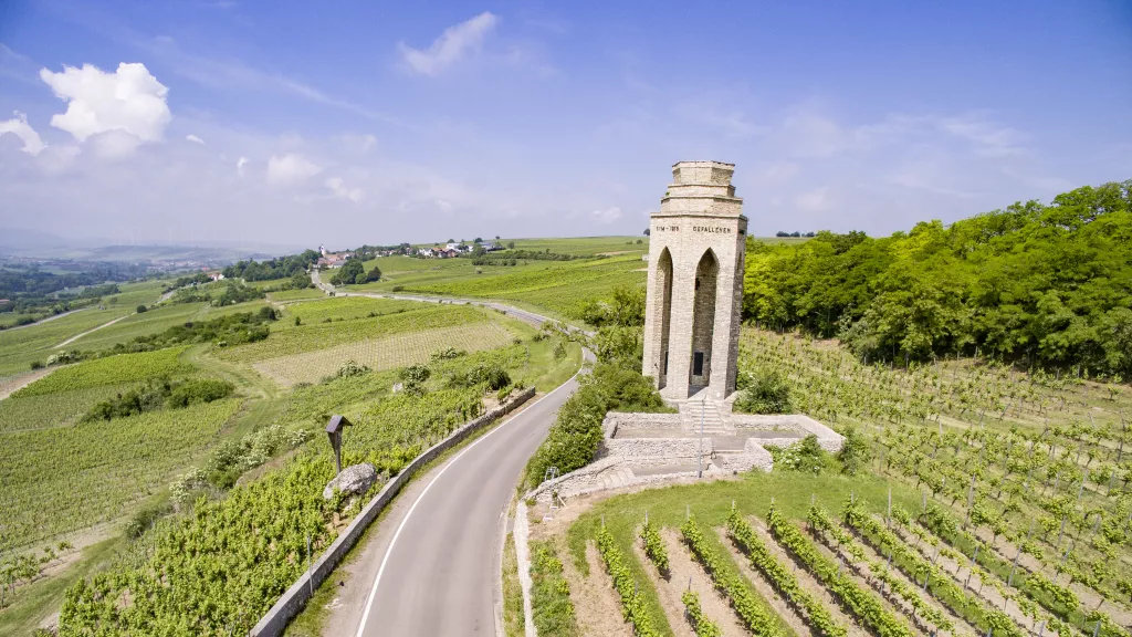 Blick auf das Zellertaler Ehrenmal