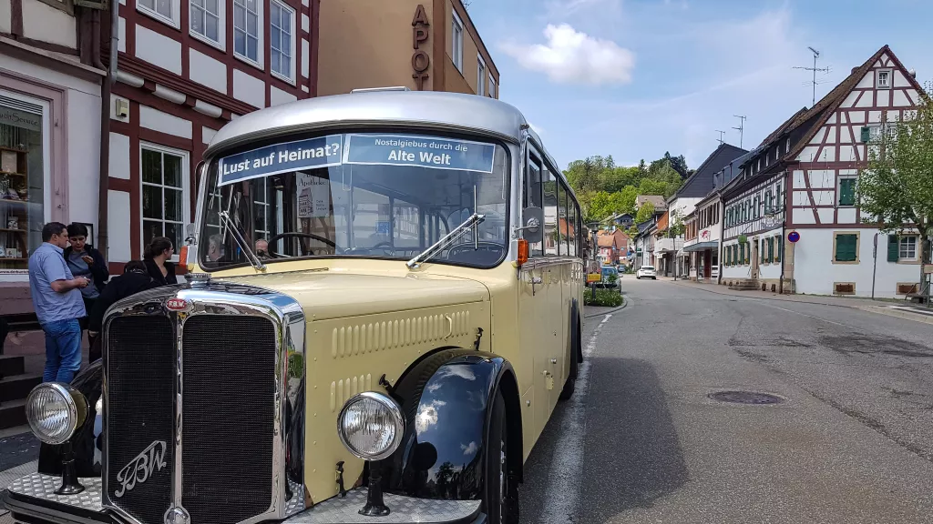 Oldtimer Bustouren Alte Welt