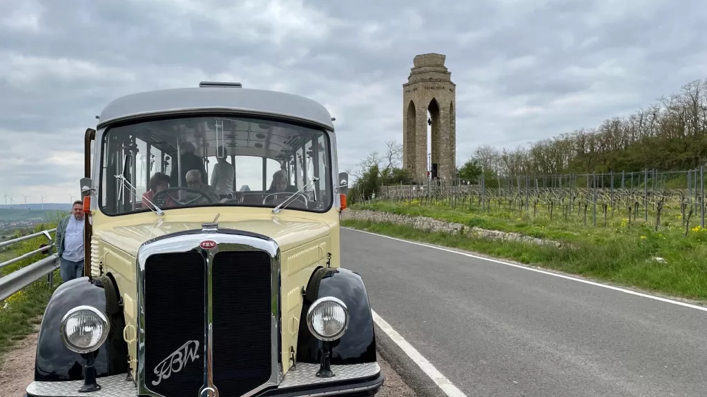 Nostalgie trifft Genuss-Tour am Zellertaler Ehrenmal