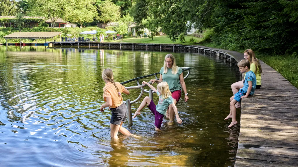 Kneippen, Kneippanlage, Eiswoog, See, Sommer, Familie