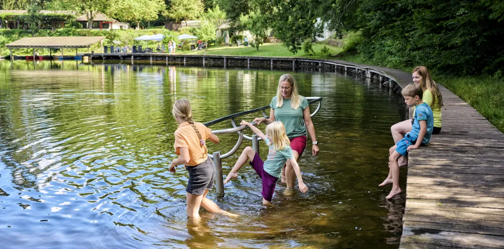 Kneippen, Kneippanlage, Eiswoog, See, Sommer, Familie