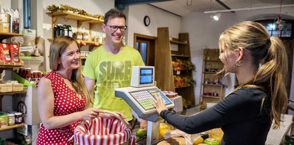 Einkaufen im Hofladen Kaegy's Kornkammer