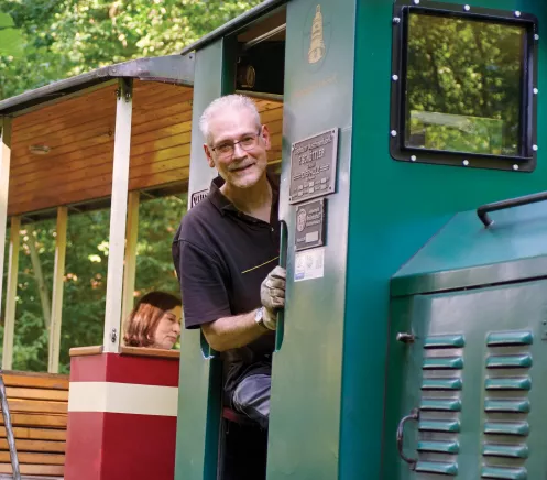 Joachim Merz - Lokführer der Stumpfwaldbahn (© Pfalz.Marketing e.V.) Joachim Merz - Lokführer der Stumpfwaldbahn