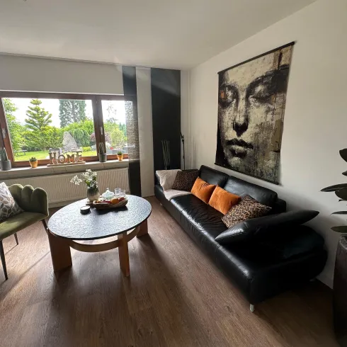 Wohnzimmer Couchbereich (© Kerstin Kaub)