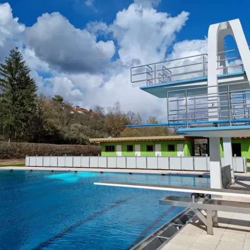 Freibad Winnweiler, Sprungturm (© VG-Werke Winnweiler)