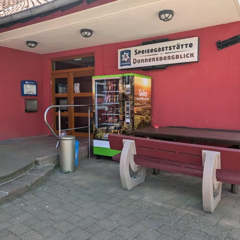 Ruhebank mit Verkaufsautomat