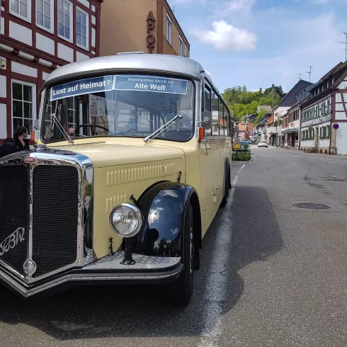 Oldtimer Bustouren Alte Welt