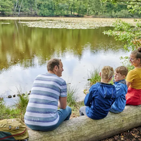 Familie am Retzbergweiher